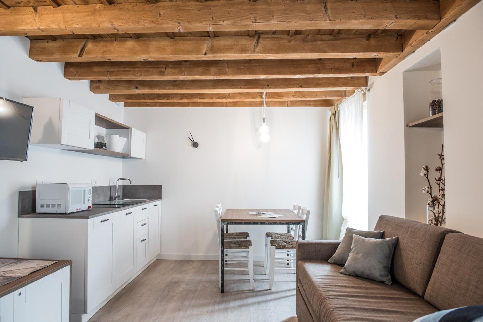 Carrera Home Appartamenti Verona - Bike Hotel エクステリア 写真