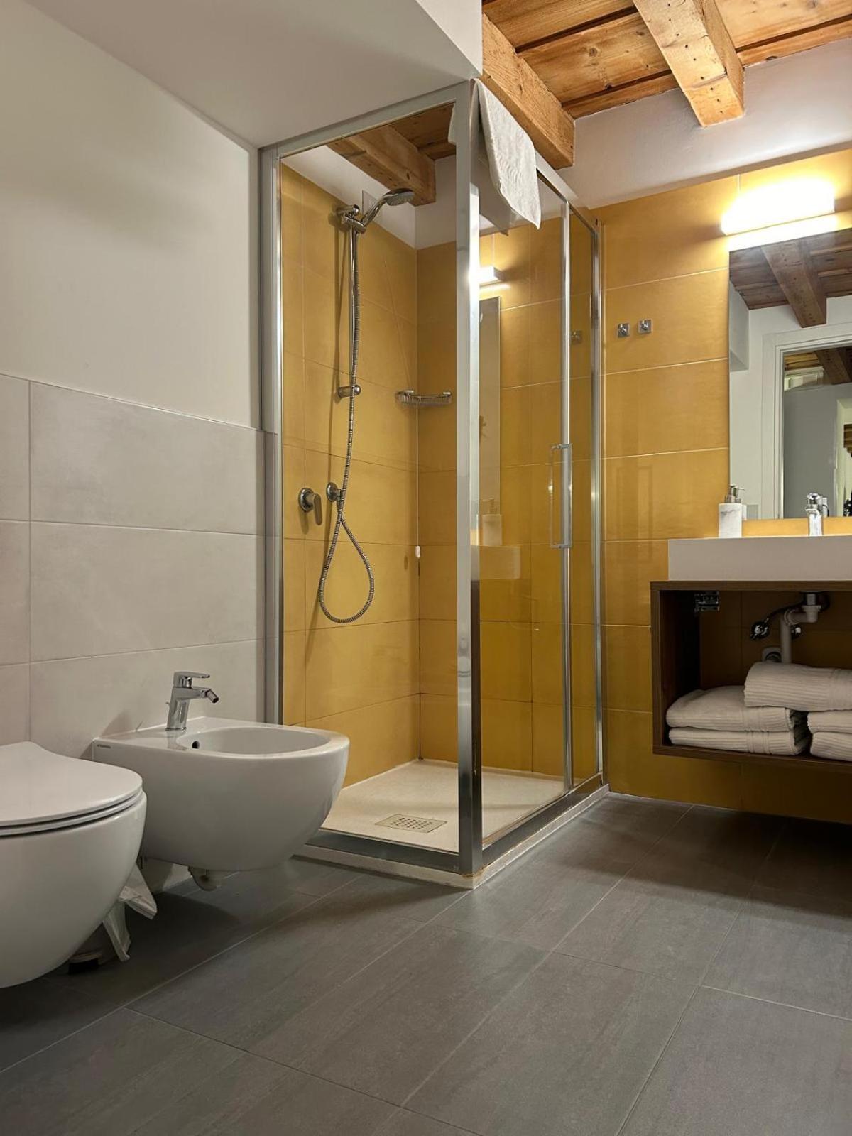 Carrera Home Appartamenti Verona - Bike Hotel エクステリア 写真
